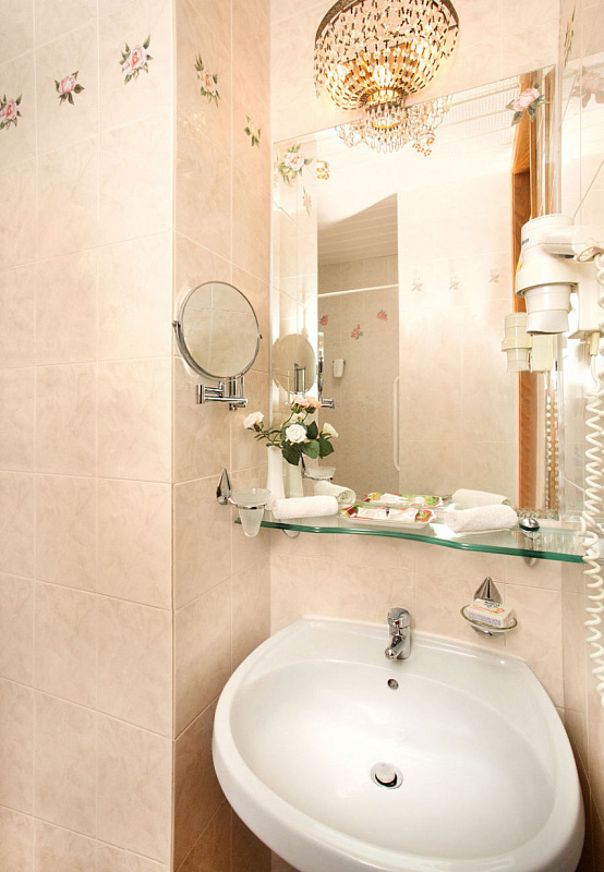 Стандарт Однокомнатный одноместный "улучшенный плюс" с балконом